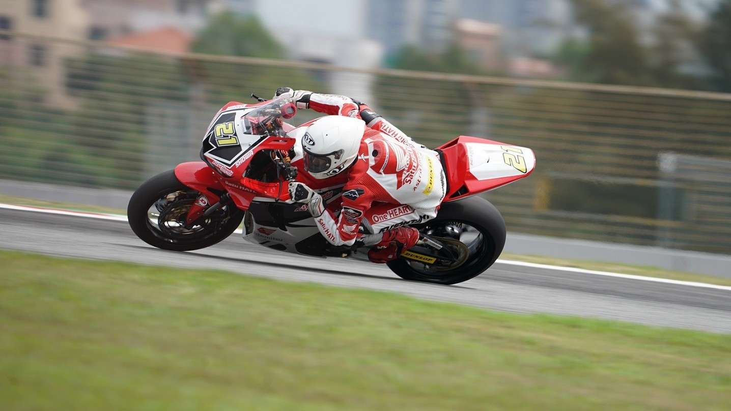 Tunggangi CBR250RR di ARRC China, Pebalap Astra Honda Herjun Atna Firdaus Kibarkan Merah Putih