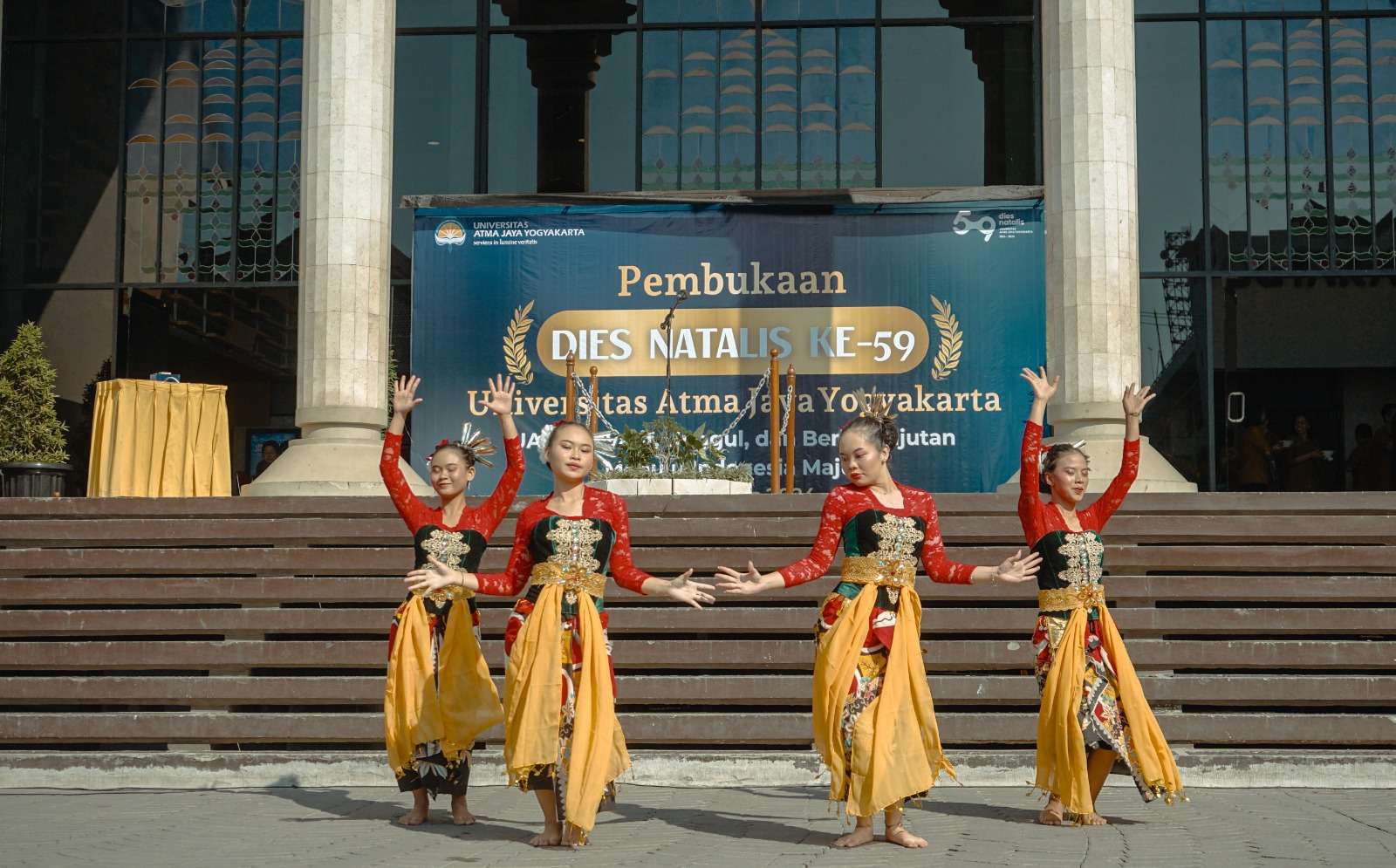 Semarak Upacara HUT RI Ke-79 dan Pembukaan Dies Natalis Ke-59 UAJY