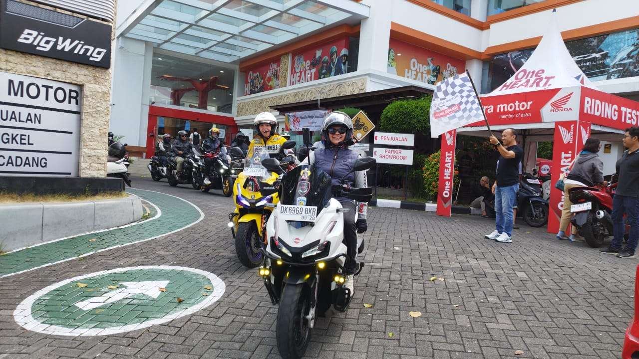 Turing Puluhan Bikers Komunitas Honda Bali Semarakkan Hari Pelanggan Nasional