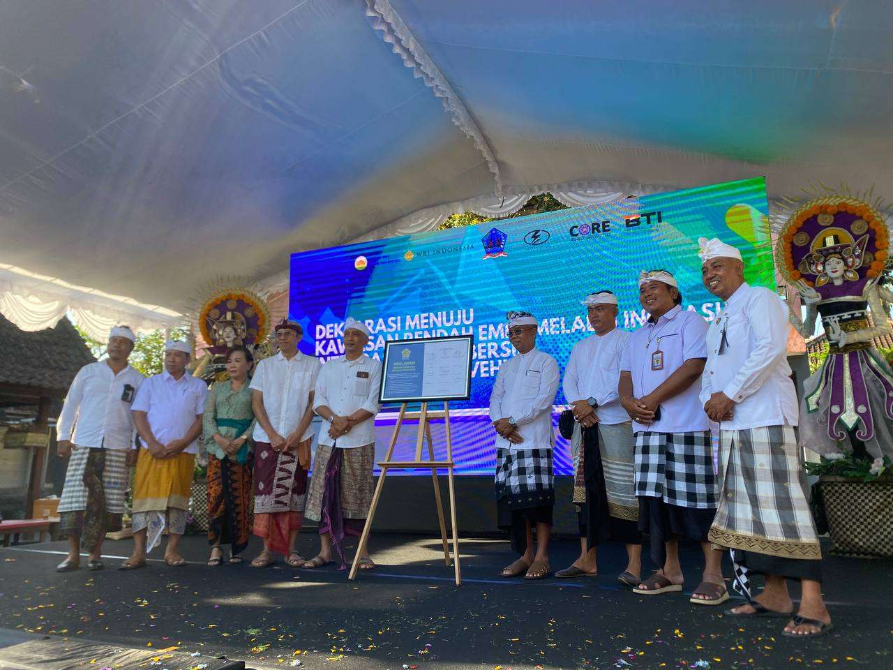 Deklarasi Menuju Kawasan Rendah Emisi dan Peluncuran Electric Vehicle Battery Charging Station di Ubud