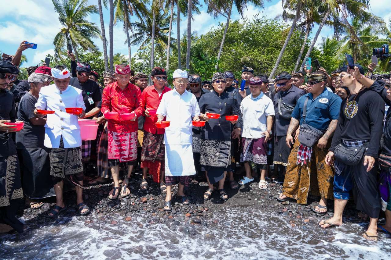 Krama Bali Patut Bersyukur Miliki Koster-Giri, Figur Pemimpin yang Melindungi dan Memperkuat Budaya