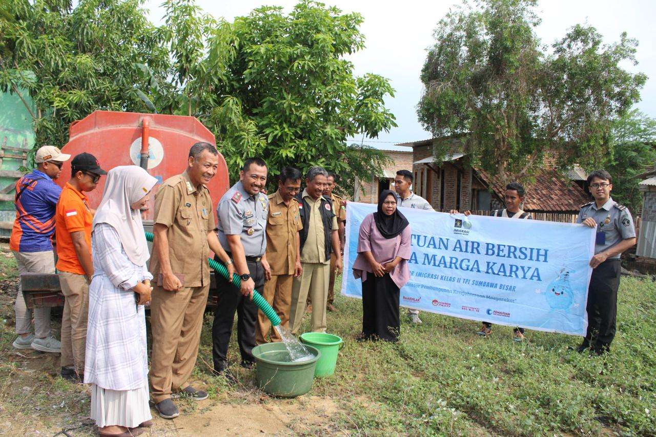 Program Rumpa Rumpi Digital Imigrasi dan Pemberian Bantuan Air Bersih ke 3 Desa di Sumbawa Besar