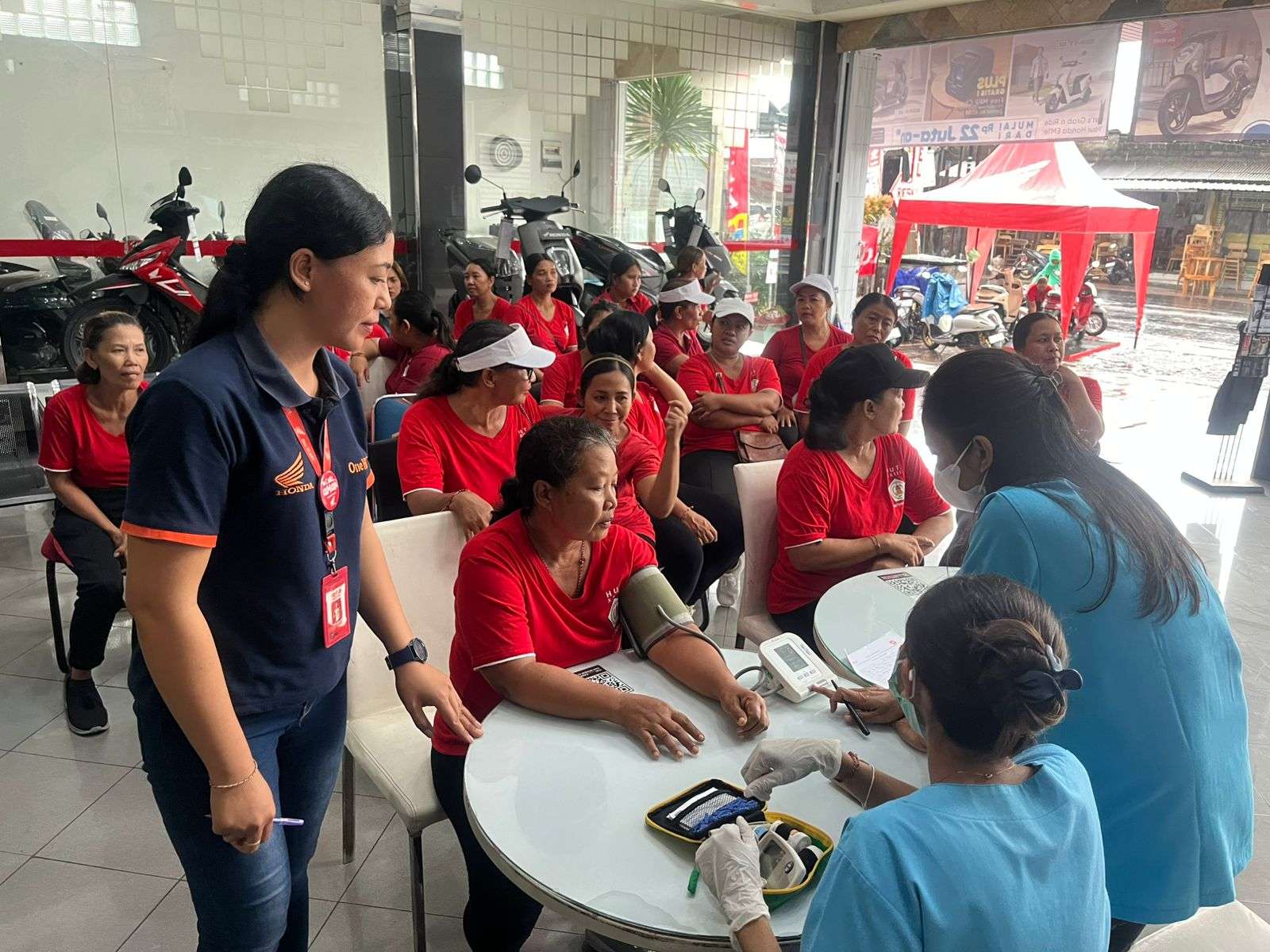 Pemeriksaan Kesehatan Gratis di Gianyar Sambut Hari Ibu 2024