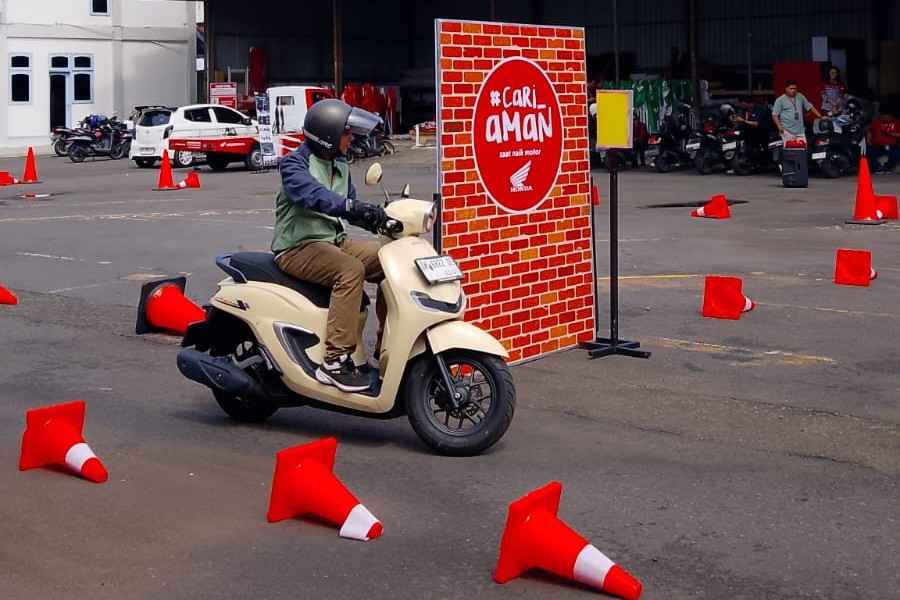 Kampanye Keselamatan Berkendara, Astra Motor Bali Bekali Karyawan Coca-Cola Keahlian ‘Membaca’ Bahaya