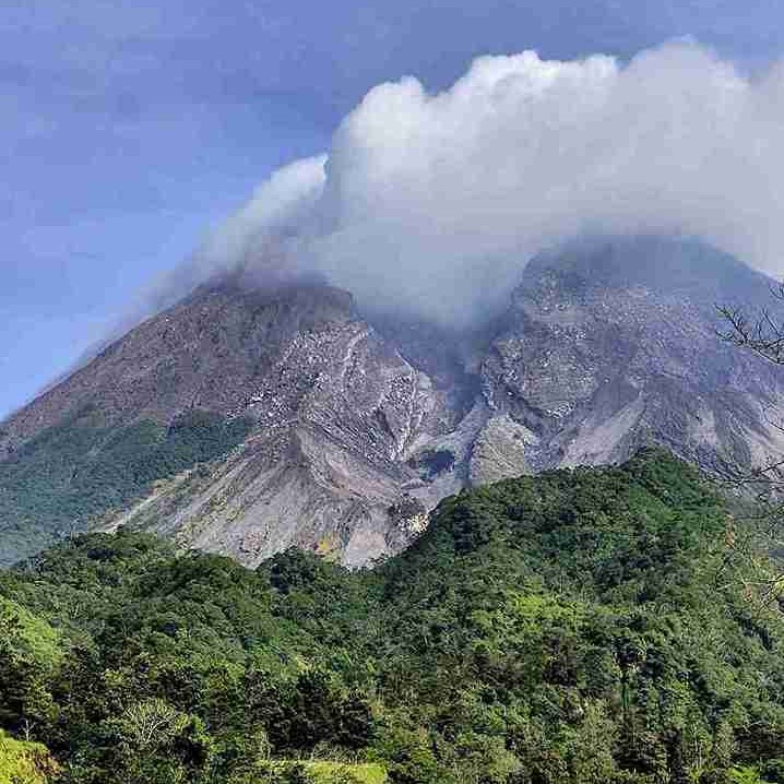 Gunung Merapi Masih Bahaya, Jangan Tergiur Konten Pendakian Ilegal!