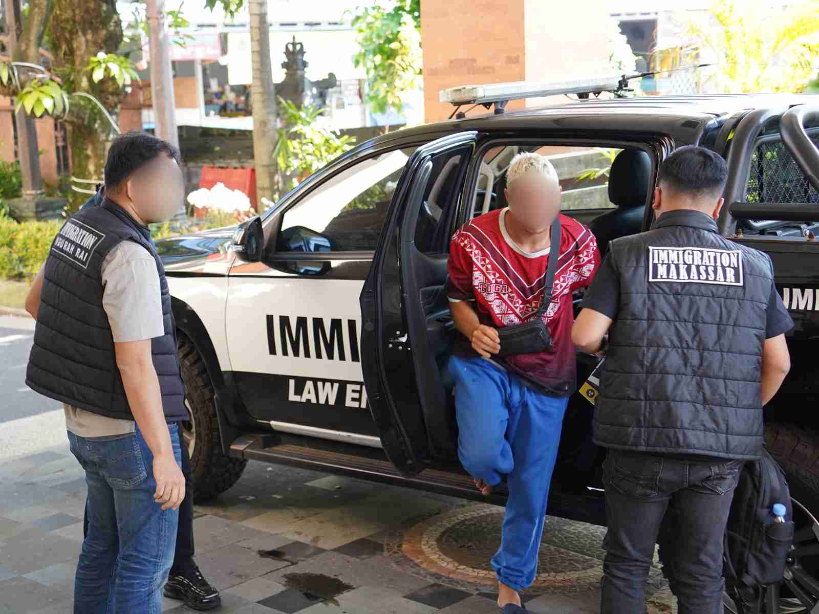 Viral Lompat Tebing dengan Motor, WNA Belgia Dideportasi dari Bali