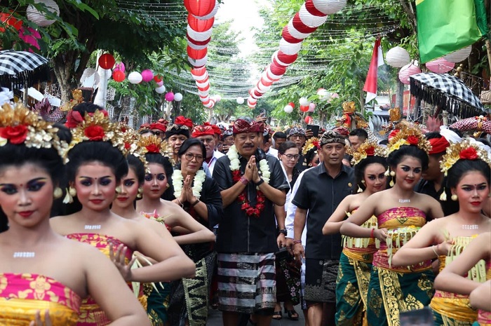 Keindahan Tanah Lot Berpadu Seni dalam Tanah Lot Art Food Festival 2025