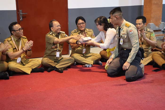 Momen Langka di Jatinangor: Koster Temui Praja Bali, Beri Pesan dan Donasi Rp 50 Juta
