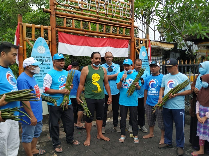 Gelora Bali Hijaukan Pesisir Pantai di Kedonganan dengan Pohon Mangrove