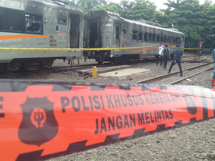 Kebakaran di Stasiun Yogyakarta, Tiga Gerbong Kereta Cadangan Hangus Terbakar