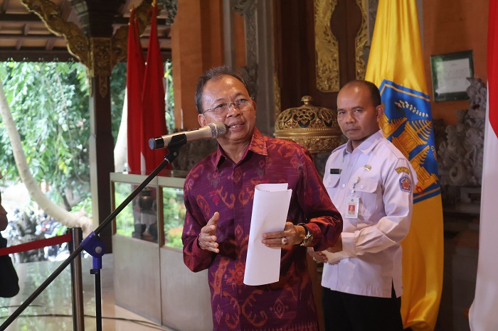 Gotong Royong Semesta Berencana: Bali Gencarkan Penanaman Pohon dan Bersih Sungai Serentak