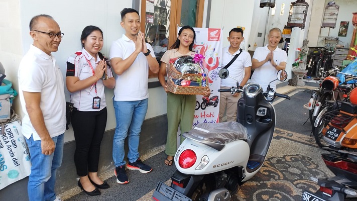 Hari Pelanggan Nasional, Manajemen Astra Motor Bali Kunjungi Konsumen Loyal