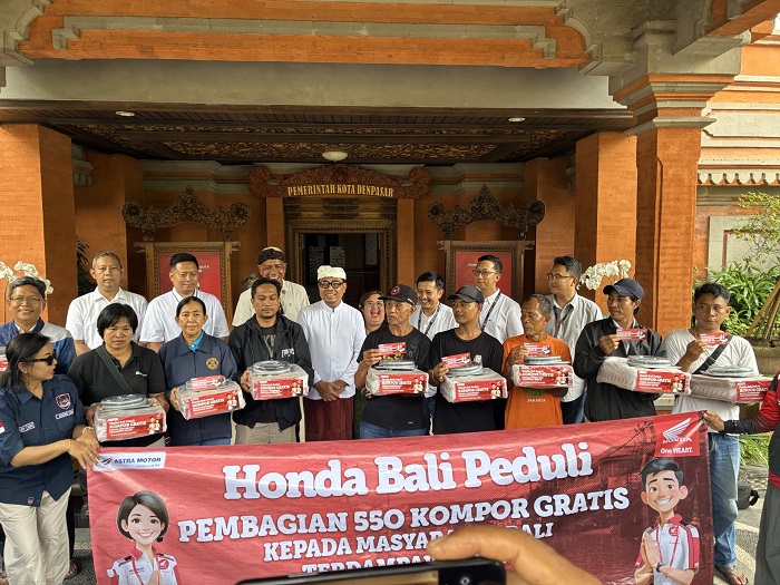 Astra Motor Bali Salurkan 550 Kompor Gas, Perkuat Tanggap Darurat Korban Banjir Denpasar