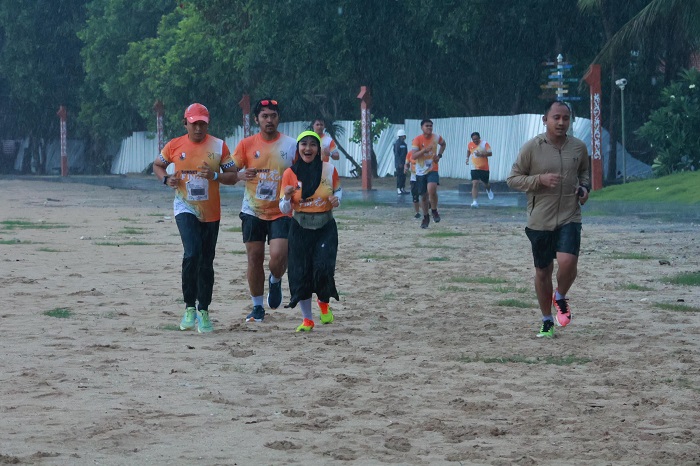 Ratusan Pelari Ramaikan IG Ngurah Rai Air Force Base Sunset Run 2024