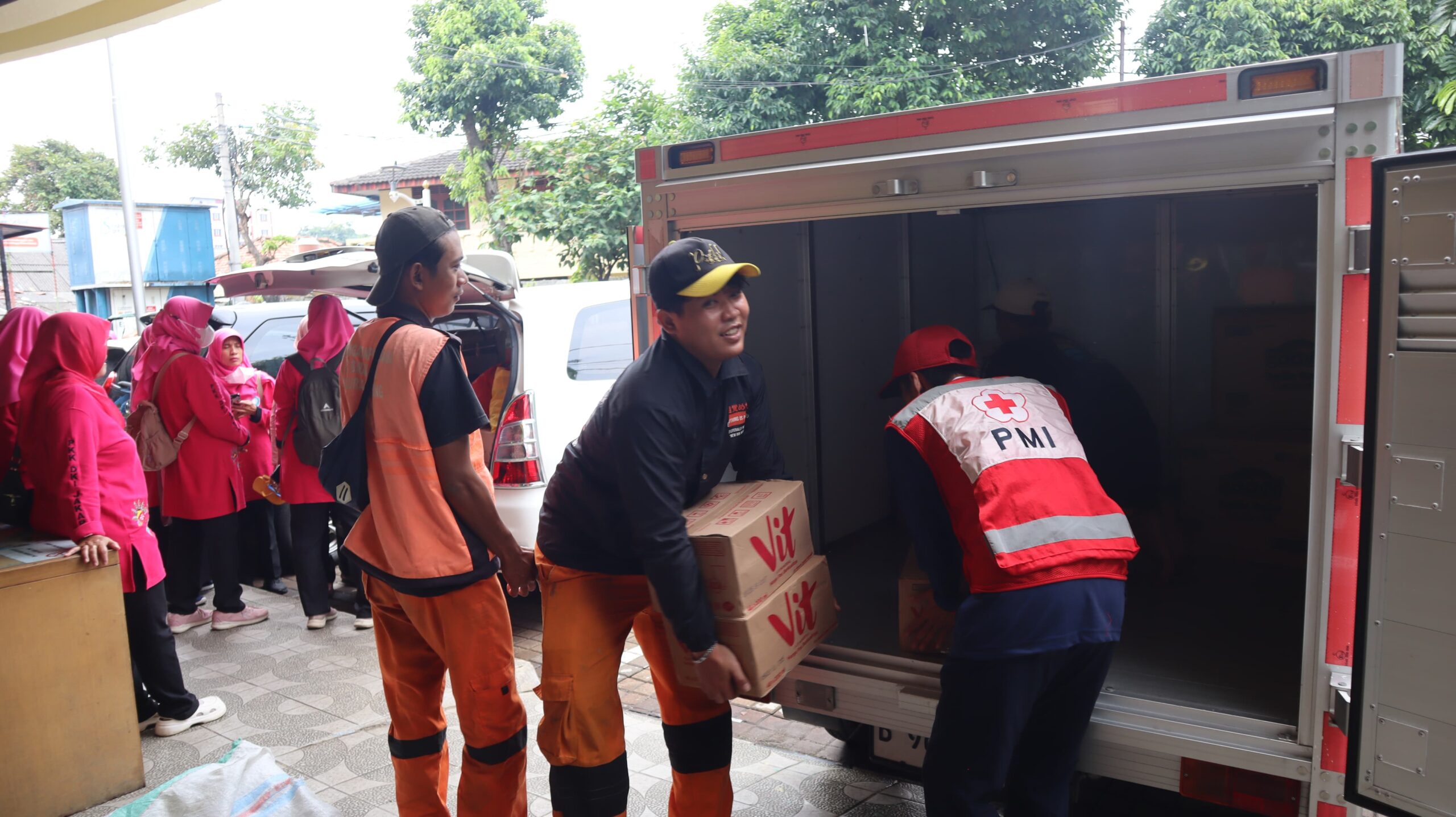 Banjir Melanda Jakarta Timur, PMI Jaktim Kerahkan Relawan dan Salurkan Bantuan