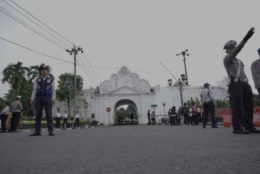 Plengkung Gading Yogyakarta Uji Coba Satu Arah: Kendaraan Bermotor Dibatasi