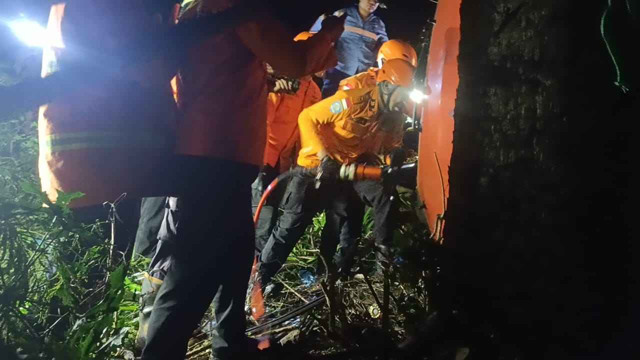Truk Tangki Solar Terguling, Sopir Truk BBM Tewas di Karangasem