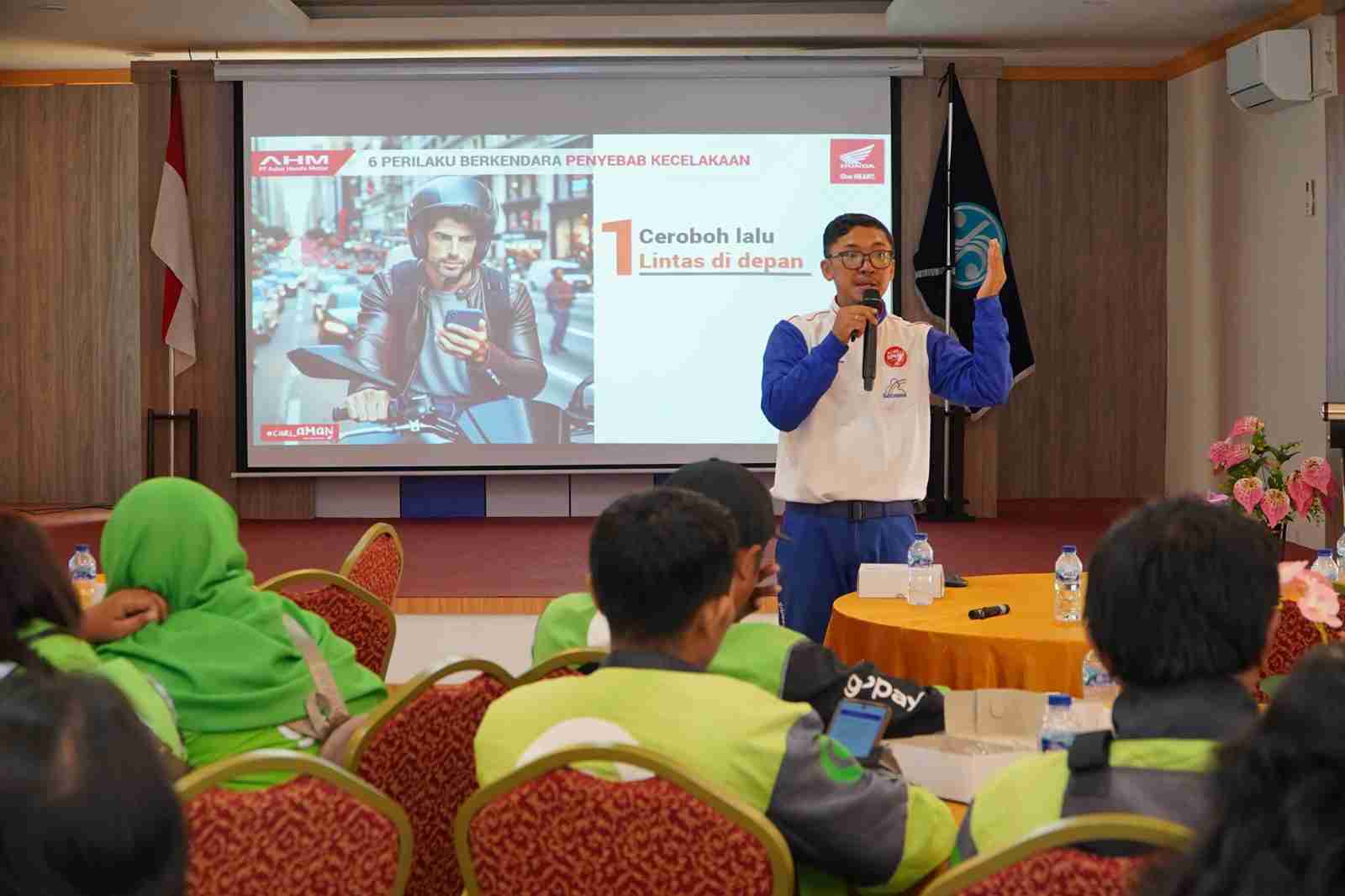 Edukasi Cari Aman: Gojek Denpasar Ditempa Jadi Duta Keselamatan Berlalu Lintas