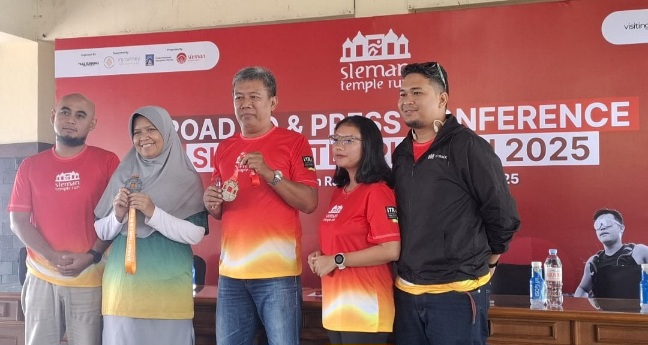 Sleman Temple Run 2025: Pelari Taklukkan Pesona Misterius Candi Ratu Boko!