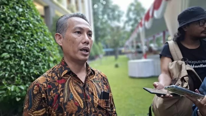 UGM Tegaskan Jokowi Lulusan Sah, Bantah Keraguan Mantan Rektor