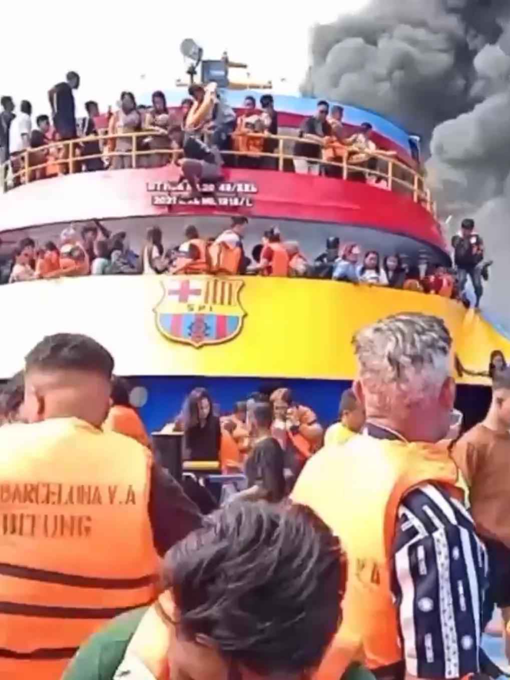 KM Barcelona VA Terbakar di Perairan Talise, TNI AL Sigap Evakuasi