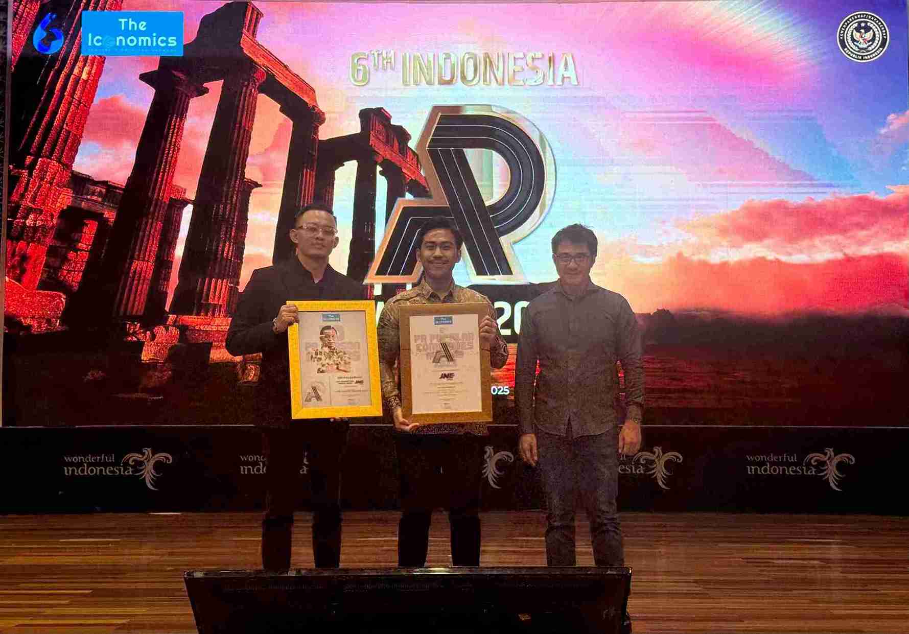 JNE Borong Dua Penghargaan Bergengsi di Ajang Public Relations Summit 2025