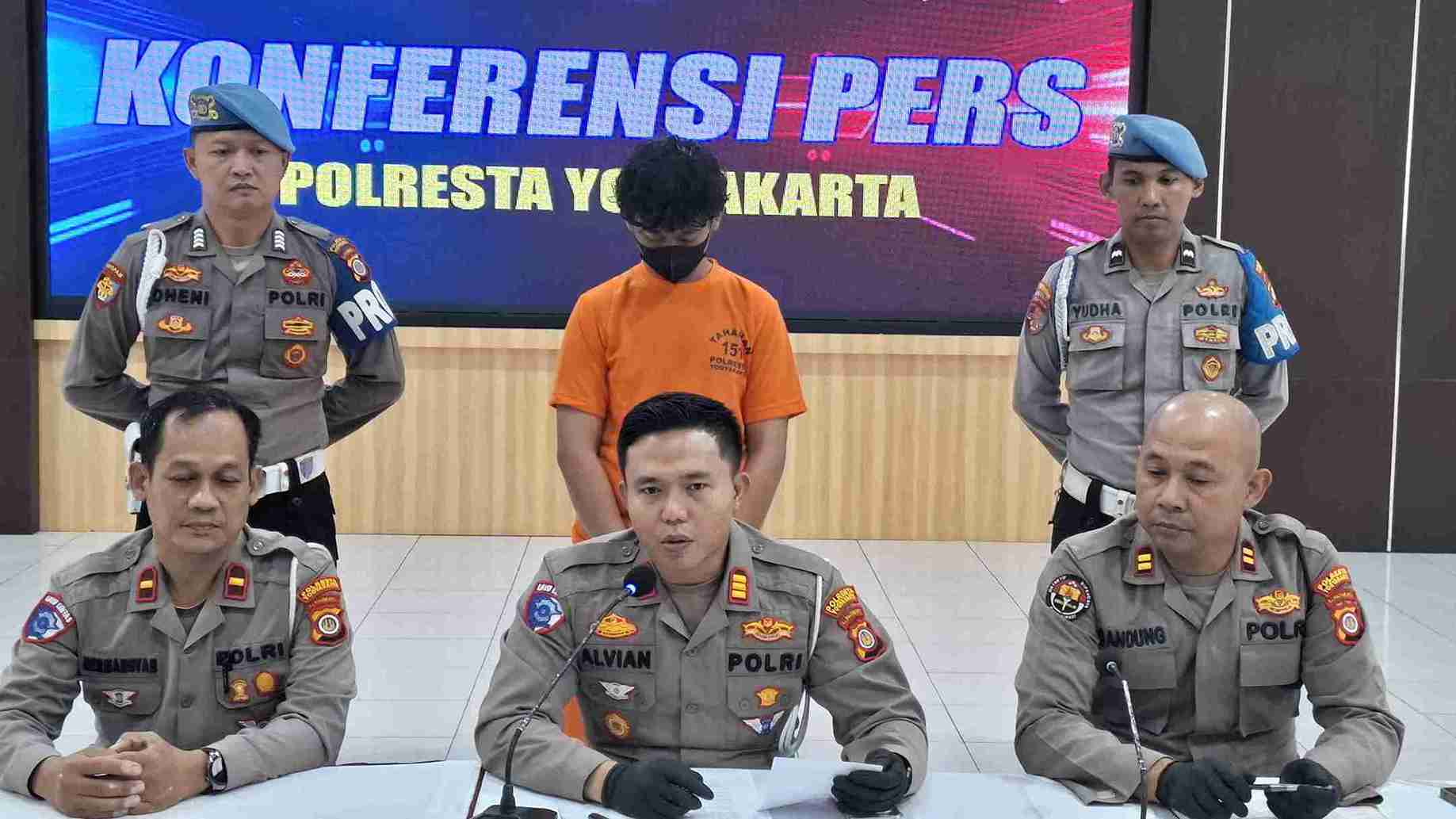 Pengemudi Jazz Penerobos Lampu Merah di Yogyakarta Jadi Tersangka, Korban Tewas Terpental 5 Meter