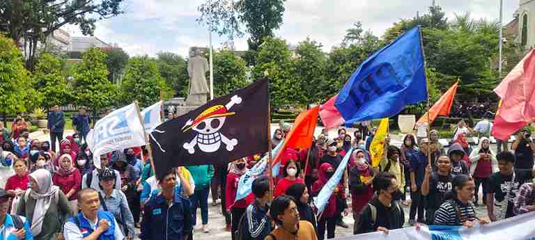 Demo Buruh di DPRD DIY: Soroti Diskriminasi Pajak dan Masalah Internal BUMD