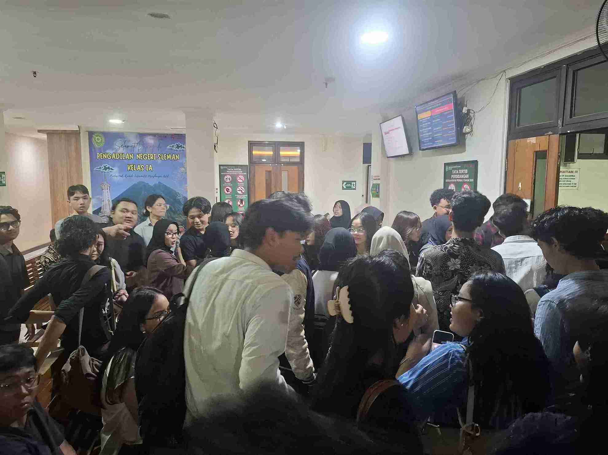 Puluhan Mahasiswa UGM Padati Ruang Sidang, Kawal Kasus Penabrak Argo Ericko