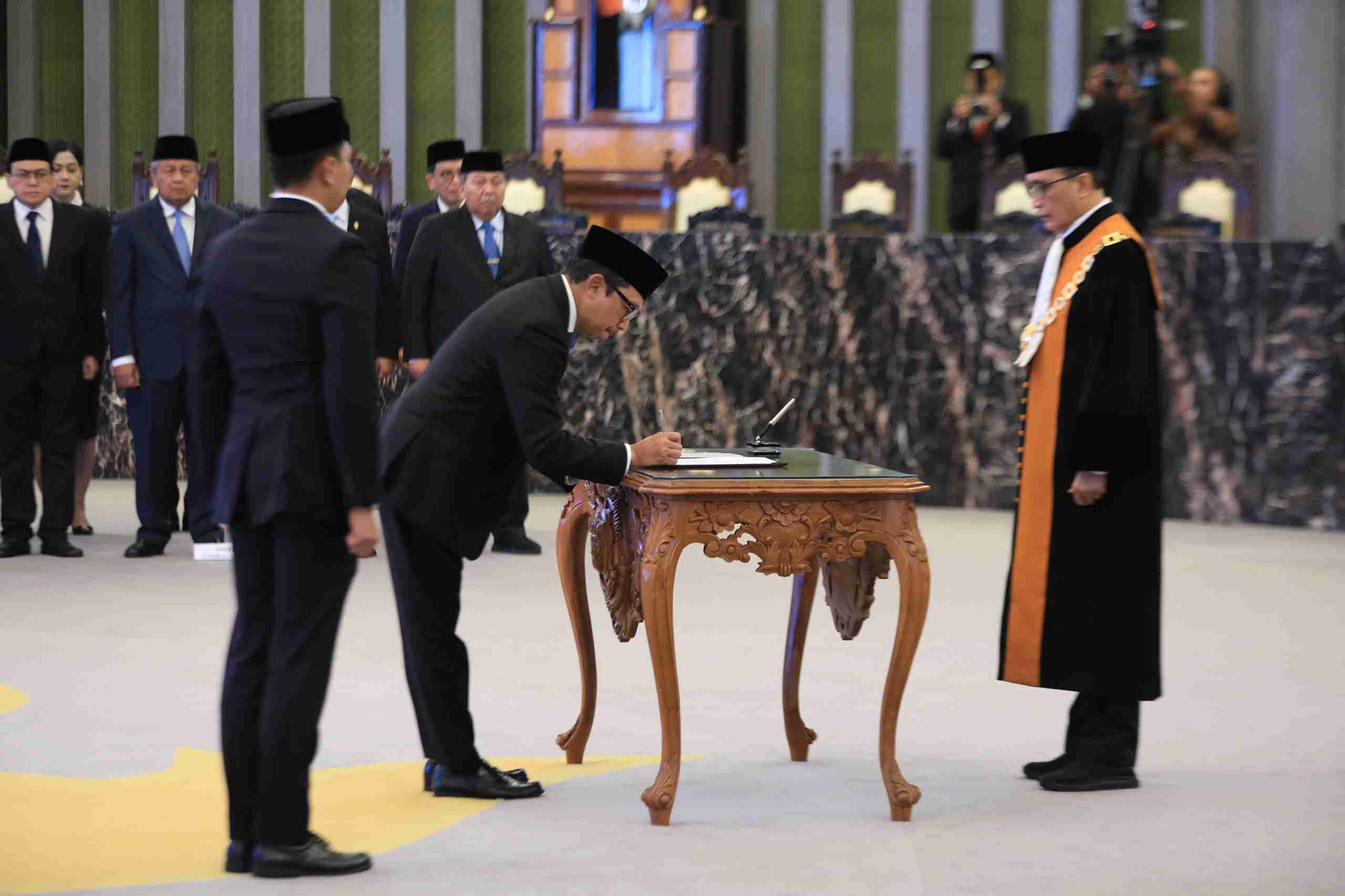 Juda Agung Dilantik, Lengkapi Formasi Dewan Komisioner OJK