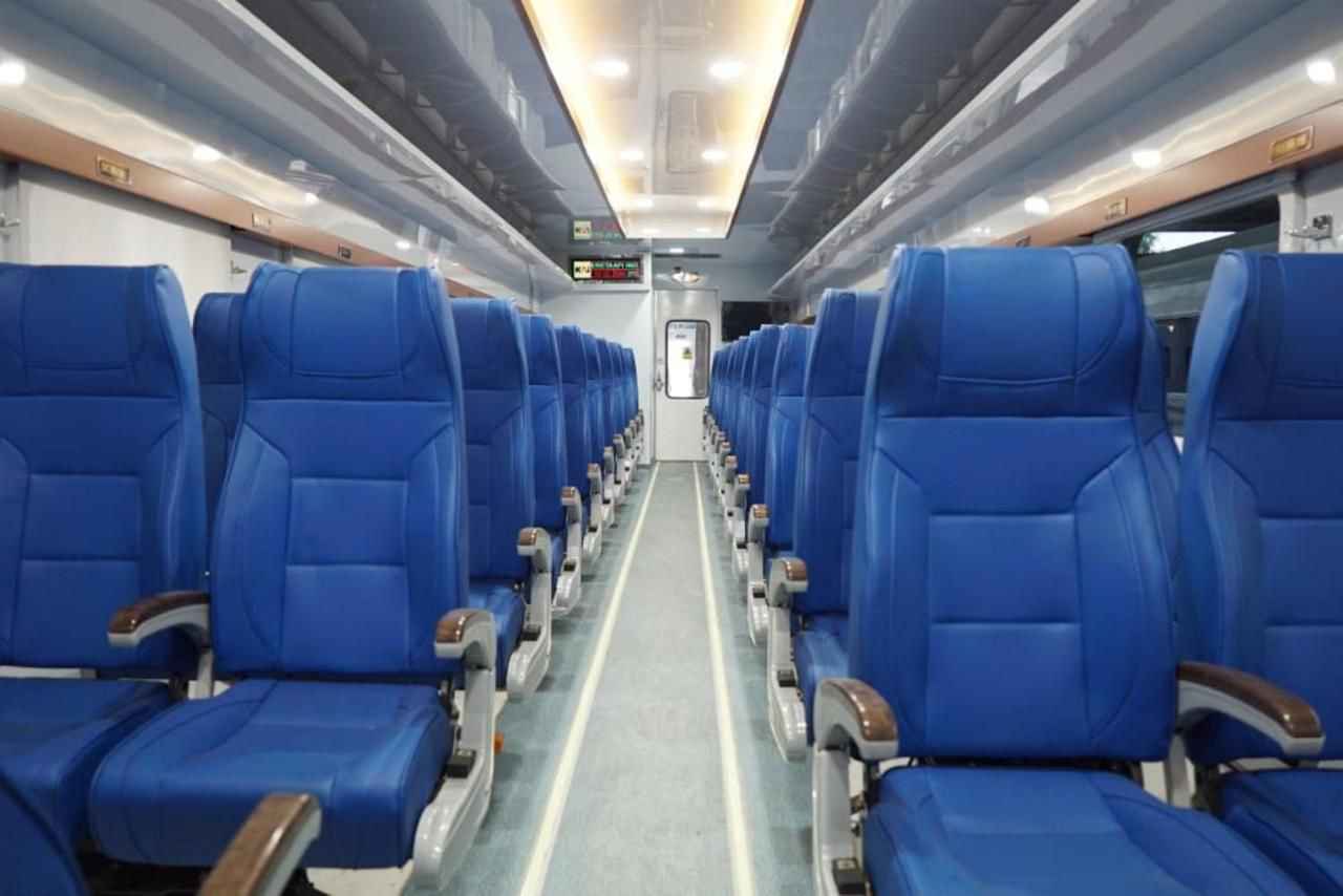 Inovasi KAI Daop 6 Yogyakarta: Kursi Captain Seat dan Gerbong Stainless Steel Tingkatkan Kenyamanan KA Ekonomi