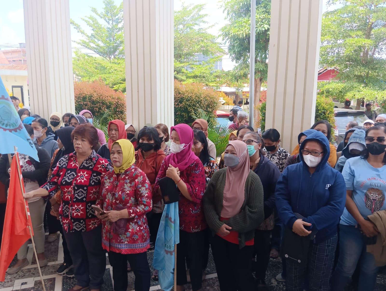 MPBI Desak Kenaikan Upah 50 Persen dan Revisi UU Ketenagakerjaan Saat Aksi di PHI Yogyakarta