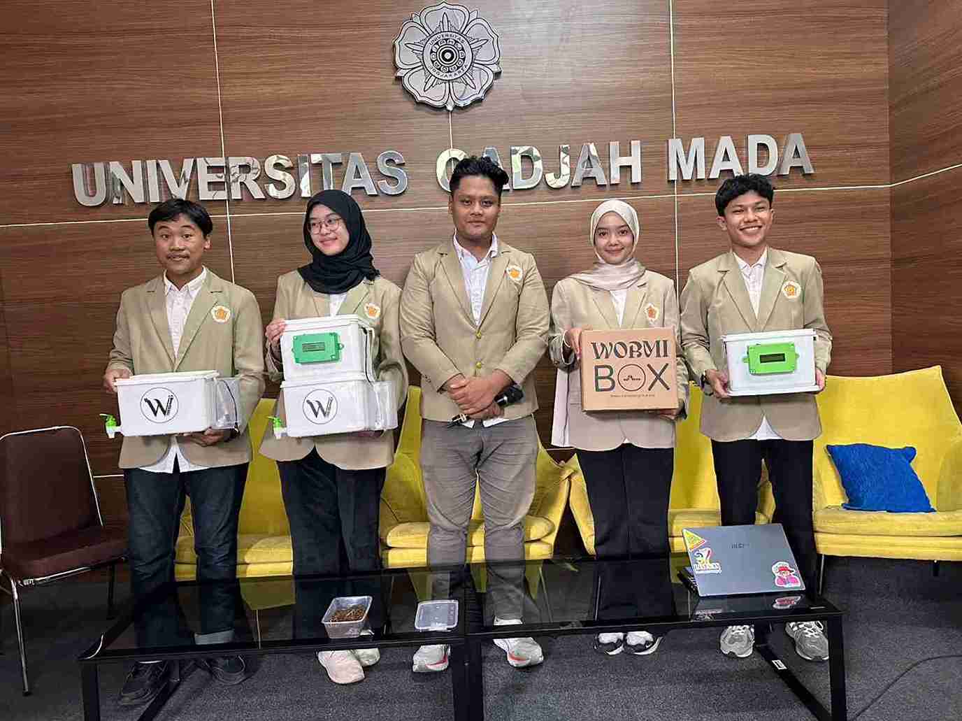 Cacing ‘Cerdas’ UGM: Solusi Inovatif Kelola Sampah Organik Rumah Tangga