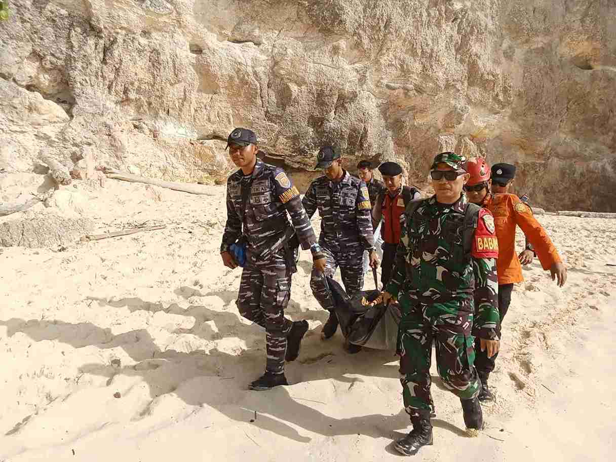Kisah Pilu di Tebing Kelingking: Liburan Maut Warga Prancis yang Terseret Ombak