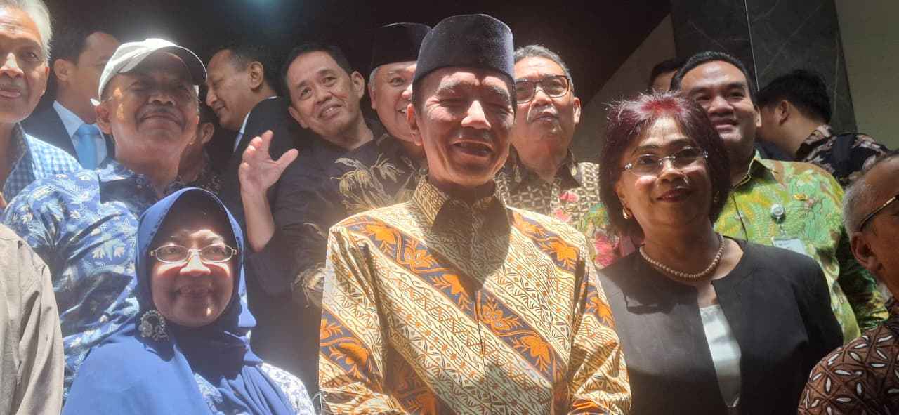 Pulang ke ‘Rumah’ Kehutanan: Alumni Kebanggaan UGM, Jokowi, Tantang Kampus Jadi Benteng Utama Restorasi Alam!