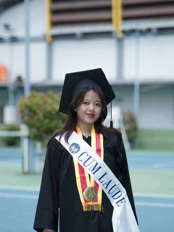 Kisah Dhiva Angger Sakhena: Kegagalan SBMPTN Menuju Lulusan Terbaik UNY dengan IPK 3,97