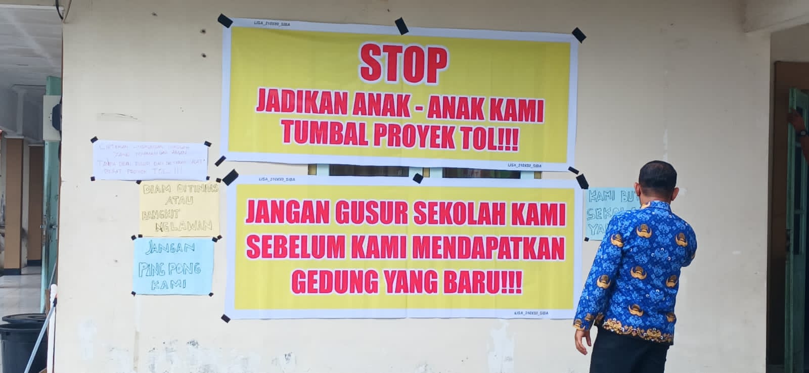 Wali Murid Nglarang Desak Pemerintah Segera Bangun Gedung Sekolah Pengganti