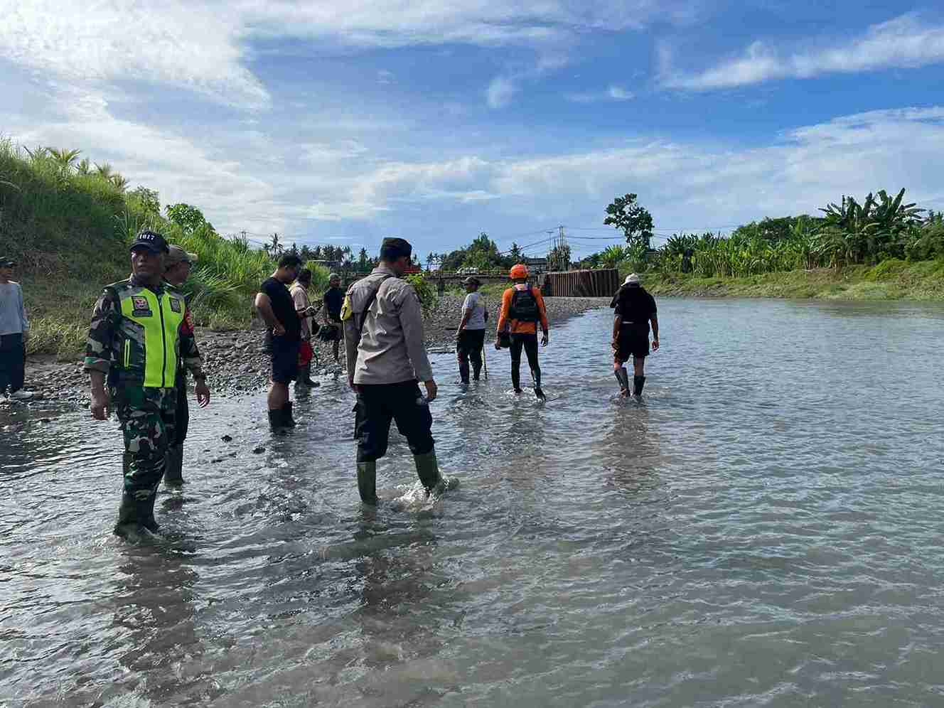 Satu Buruh Bangunan Masih Hilang Usai Diterjang Air Bah di Jembrana, Tim SAR Lanjutkan Pencarian Hari Ini