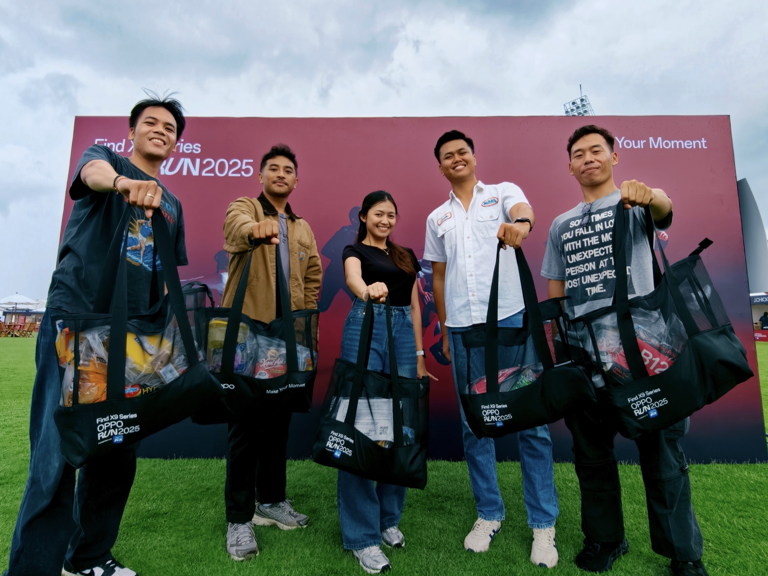 OPPO Run 2025 Makin Meriah: Ribuan Peserta Antre Race Pack dengan Penuh Semangat