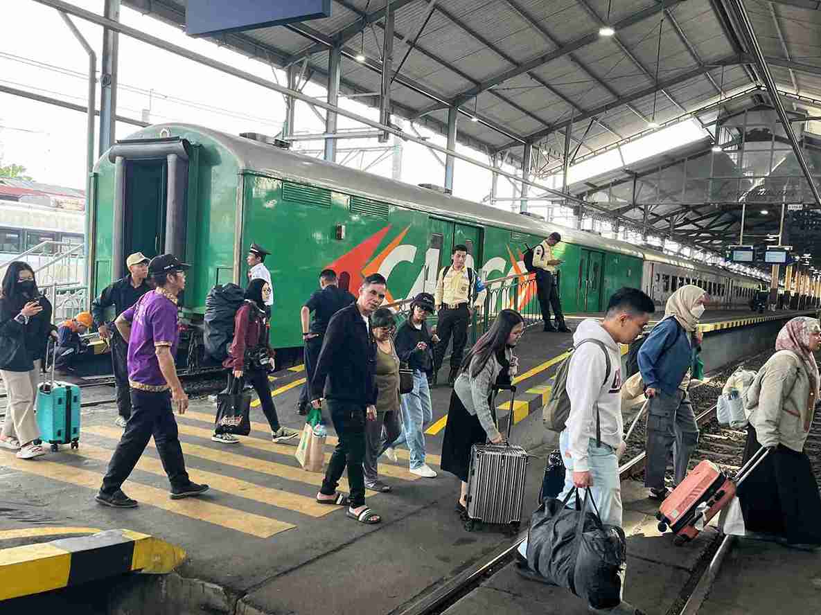 Booming Nataru! Daop 6 Yogyakarta Siapkan 1 Juta Kursi Lebih, Penjualan Tiket Sudah Setengah Jalan