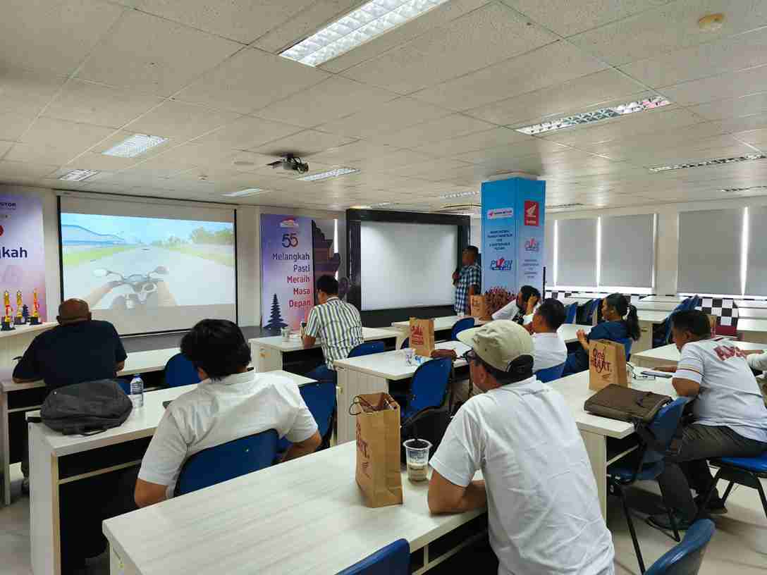 Astra Motor Bali Ingatkan Pentingnya Metode “3 Detik” demi Hindari Tabrakan Beruntun