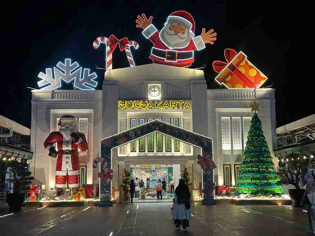 Liburan Nataru di Jogja Makin Spesial, KAI Hadirkan ‘Kado’ Visual di Setiap Sudut Stasiun dan Kereta