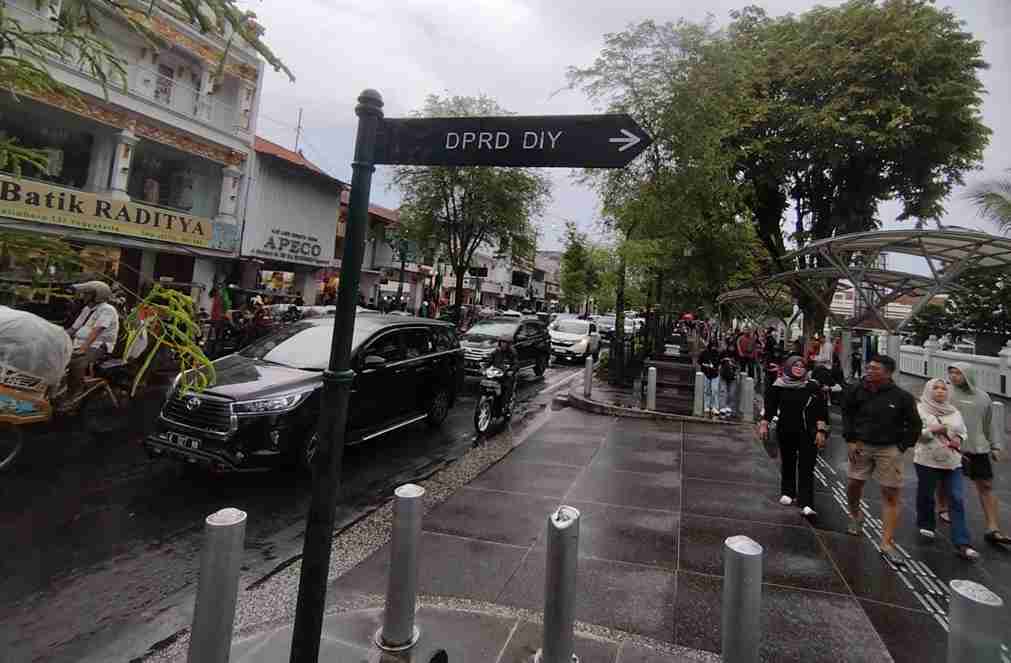 Jogja ‘Diserbu’ Wisatawan: Malioboro Tembus 9.000 Pengunjung, Arus Kendaraan Mulai Mengular