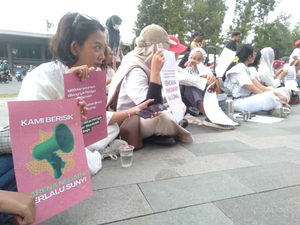 Kado Pahit Hari Ibu: Di UGM, Perempuan Bersuara Lawan Kejahatan Ekologis dan Kelalaian Bencana