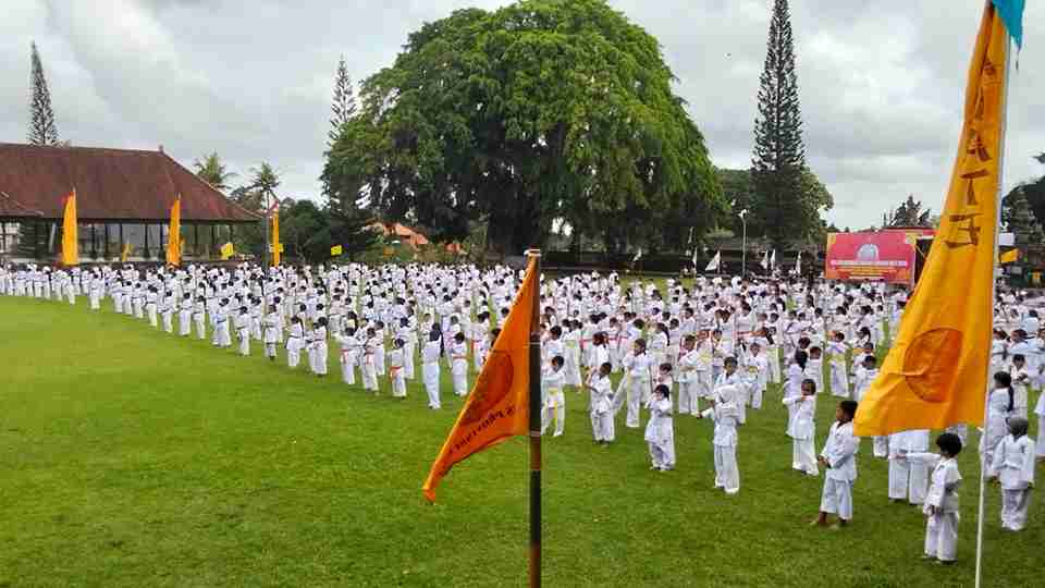 700 Karateka Warnai Taman Margarana, Lemkari Bali Gelar Ujian Kenaikan Sabuk