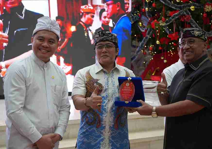 Hadiri Natal 2025, Wagub Giri Prasta Serukan Persatuan dan Kerukunan Umat