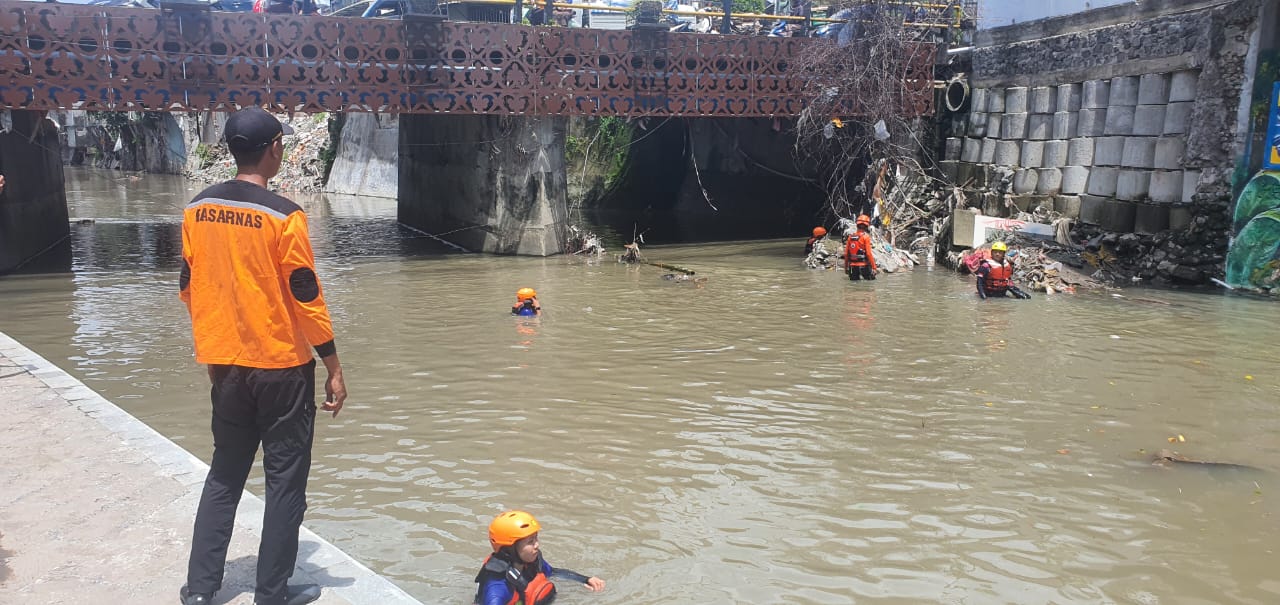 Misteri Hilangnya Pemancing di Tukad Badung: Tim SAR Gabungan Sisir Aliran Sungai Sejauh 4 KM