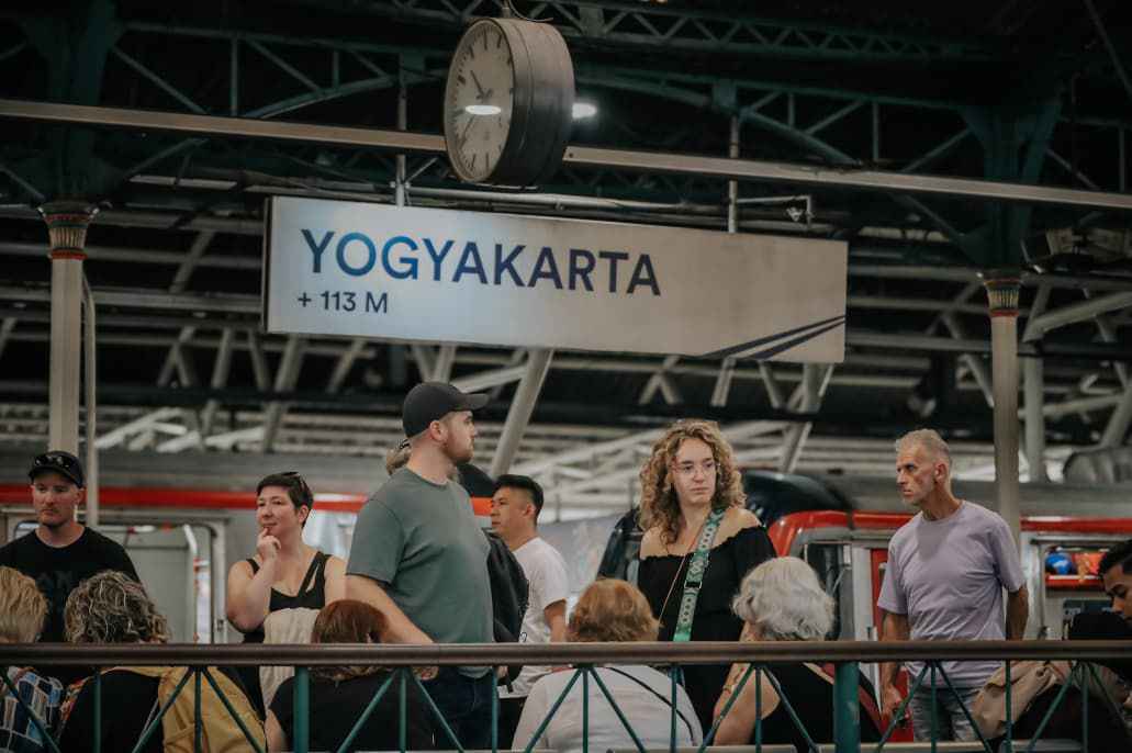 Tren Baru Liburan Berkelas: Wisatawan Mancanegara Ramai-Ramai ‘Tinggalkan’ Mobil Pribadi Demi Kereta Api