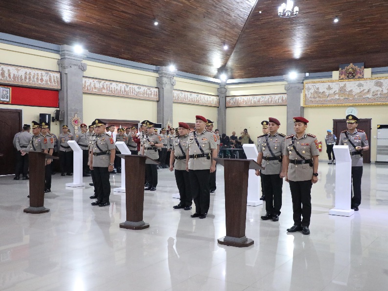 Wajah Baru: Kapolda Bali Resmi Lantik Pejabat Utama dan Kapolres Strategis