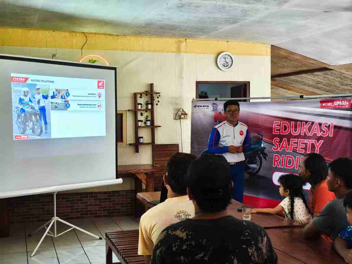 Tanamkan Budaya Safety Riding, Astra Motor Bali Sasar Panti Asuhan